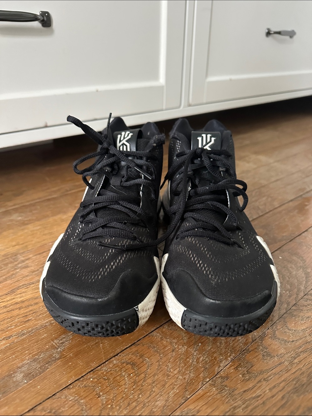 Nike Kyrie 4 ‘Black’